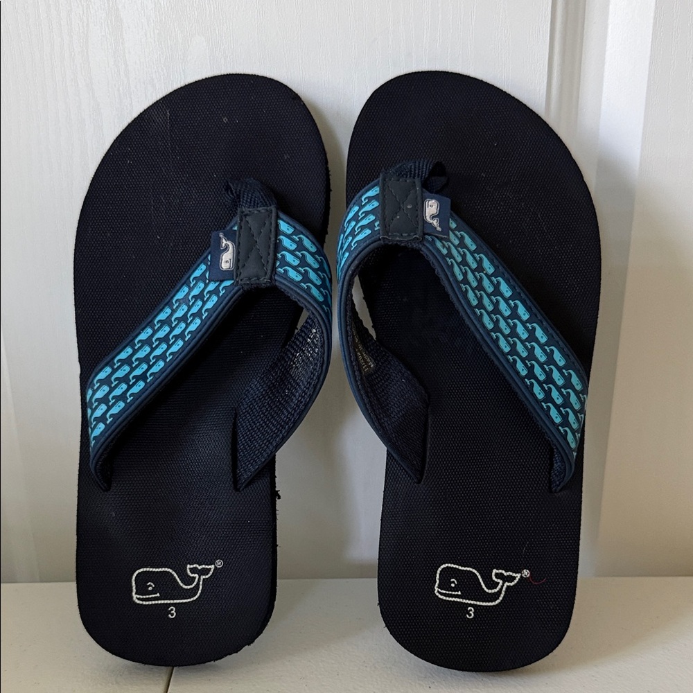 Vineyard Vines and Kids Flip Flops with Whale Design (sz 3)